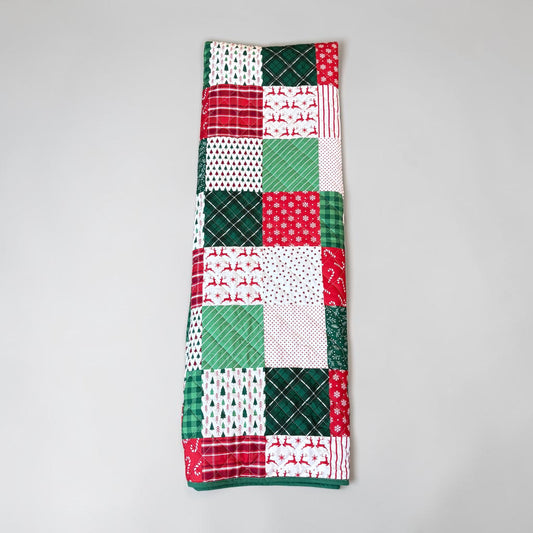 Classic Christmas Patchwork Queen Quilt